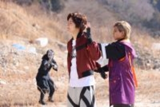 【超宇宙刑事ギャバン インフィニティ】第11話「次元忍法帖」あらすじ　取調室から脱走した駆無が怜慈を連れて次元を超える