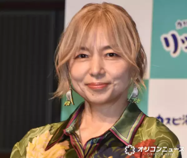 「我が愛する息子」山口智子、『GIFT』で親子役の玉森裕太と“おちゃめなポーズ”で2ショット　ラジオ共演を報告「尊い」「最高な親子ショット」