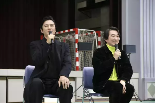 要潤＆池田鉄洋、雨天でも熱気の「信長まつり」に登場　『豊臣兄弟！』仲野太賀＆池松壮亮を絶賛「本当の兄弟に見える」