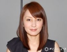 矢田亜希子、ショーパン×ブーツの“初夏コーデ”を披露　40代のミニ丈スタイルに反響「めちゃ爽やか！」「カジュアルボーイシュ」「美脚すぎる!!」