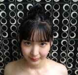 「吉本興業所属・山﨑おしるこ、グラビア初挑戦で美ボディを大胆披露　初デジタル写真集「こんな機会は確かに一生ないんで」」の画像1