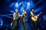 「Rockon Social Club、全国ツアー開幕　男闘呼組「DAYBREAK」など披露、セルフカバー11曲のジャケットも一挙公開」の画像1