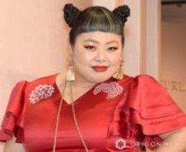 渡辺直美、カジノ仕様に改造した“爪”が話題「お尻も拭きやすい！」　正月に芸人仲間と韓国滞在「斬新w」「ハウルの動く城みたい」