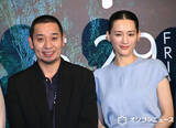 「千鳥・大悟、初主演作は「笑かしてないです」　綾瀬はるかと夫婦役W主演映画で初舞台あいさつ」の画像1