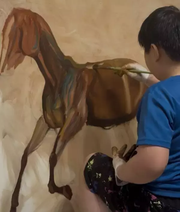 「私はこの絵に恋をしました」　5歳で絵を始め9歳でプロデビューした少年画家、“世界一”の夢と才能を支える家族のまなざし