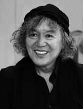 須藤晃さん、死去　息子の音楽プロデューサー・トオミヨウが追悼「須藤晃の息子だということを誇りに生きていこうと思います」