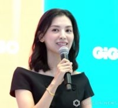 東大卒・華麗経歴の起業家＆モデル申真衣氏、超高級車と2ショットに「美しすぎます…」の声