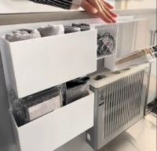 「天才ですか？」100均ダイソーのグッズを使った“どこでもマグネット収納”が話題　キッチン・洗面台・トイレをすっきり