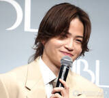 「timelesz菊池風磨、ニヒルな笑みを披露　キメ顔に照れるもノリノリに」の画像1
