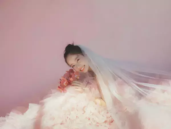 ゼクシィ15代目CMガール・池端杏慈、ウエディングドレス姿で初の表紙に登場　間もなく就任で友人から「ナイス、ゼクシィ！」