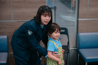 趣里主演『大空港』第3話に厚切りジェイソンがドラマ出演
