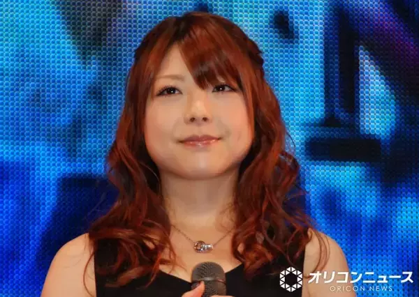 元モーニング娘。小川麻琴38歳、留学生活を開始　赤髪の近影、海外ビーチから報告