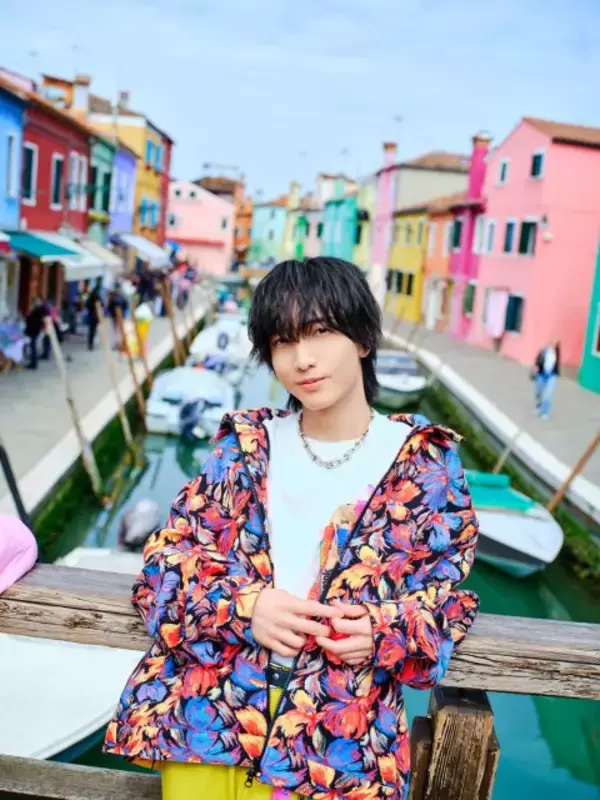 声優・小林千晃、10周年写真集の新カット公開　『ボイスメッセージ録音会』詳細解禁
