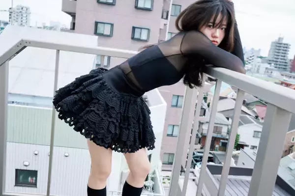 日本アカデミー賞新人賞”の中島瑠菜、1st写真集で水着に初挑戦　10代最後のフレッシュな肢体披露