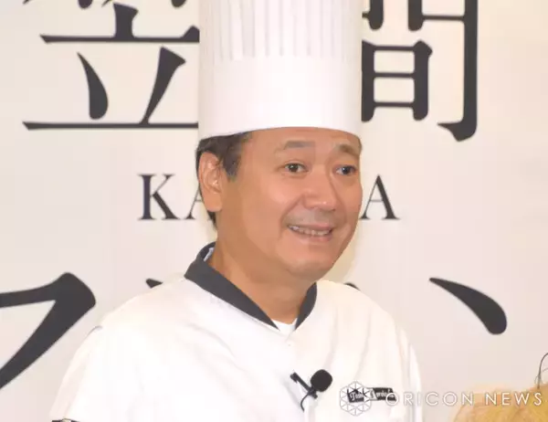 パティシエの鎧塚俊彦氏、野菜たっぷり“手作り鍋”を披露「温か～い！沁みるうぅ」「美味しそうなお鍋」「乙なものですね～」　一人暮らしならではの“あるある”にも共感の声