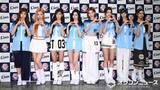 「Hearts2Hearts、東京ドームに全員登場　始球式ではジウが美しいフォームで魅せる「100点です！」」の画像1