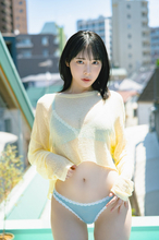“現役女子大生アイドル”七海りお、『B.L.T.』初登場で水着カット披露　“万バズ”で話題に