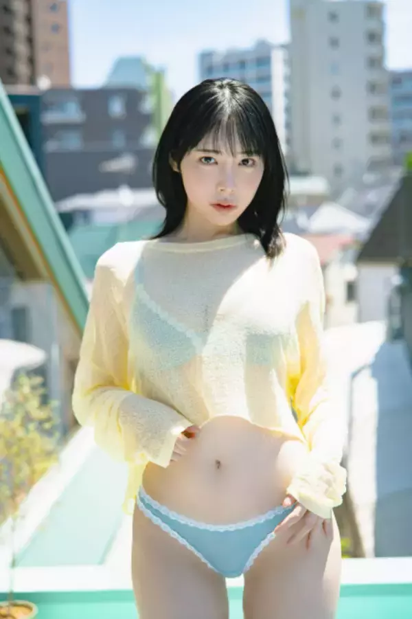 “現役女子大生アイドル”七海りお、『B.L.T.』初登場で水着カット披露　“万バズ”で話題に
