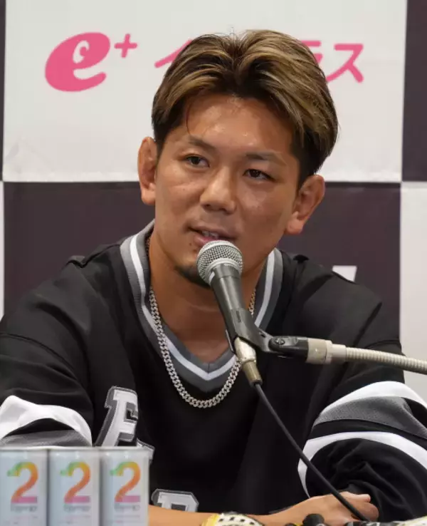 皇治、愛用の“高級時計”公開「定価は800万円くらいだったけど、今は…」　価値高騰→現在の衝撃金額に驚き