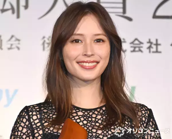 広瀬アリス「髪、めっさ伸びた」　オフ感あふれる近影公開に反響「工藤静香かと思った」「伸びましたね」「似合ってますよ」