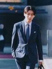 KEY TO LIT猪狩蒼弥、『Oggi』スーツ男子企画で同僚役　甘いストーリー展開も…「思わずツッコミたくなるおもしろい撮影でした」