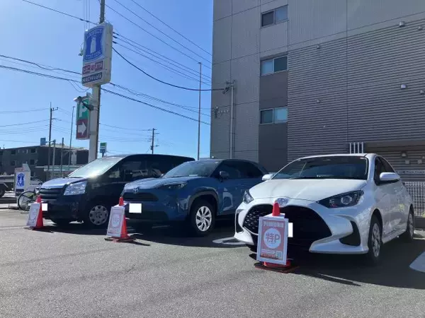 ローソン、店舗駐車場を有料・予約制で貸し出し　大手コンビニで初　埼玉県で実証実験　長時間駐車解消へ