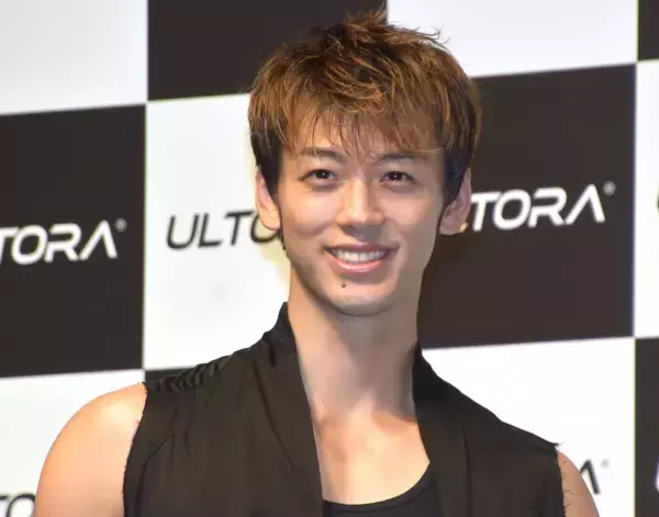 竹内涼真、“両親”との3ショット「素敵なご家族」「お父さんが笑ってる！」