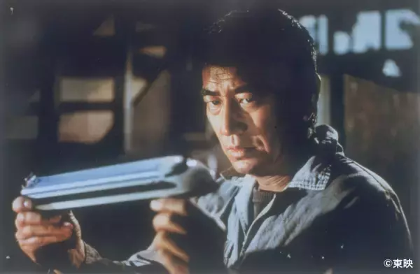 高倉健主演『新幹線大爆破』カンヌ名物“夜のビーチ上映”へ　『トップガン』40周年上映も