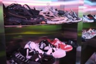 「オフホワイト」フットウェア展示会を日本初開催　アフターパーティーに多数のファッショニスタ来場