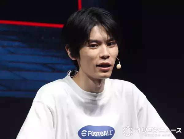 萩原利久、“盟友”北村匠海撮影のカレンダー撮影風景を公開「匠海さまにしか撮れない利久くん素敵」「才能爆発」