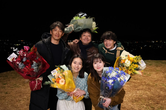 『ラムネモンキー』反町×大森×津田が夜の高台でクランクアップ　今夜、“マチルダ失踪事件”のすべての謎が明らかに