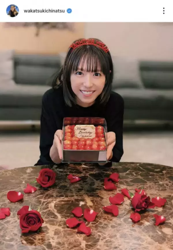若槻千夏「誰も信じないけど…」 『半沢直樹』出演の“ママ友”が42歳誕生日にサプライズ、2ショット公開し話題