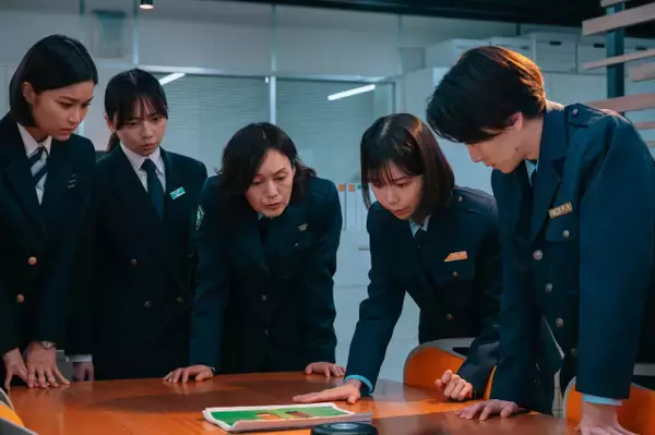 趣里主演『大空港』サプライズの“吹き替え声優”に反響「え？トム・クルーズ？」