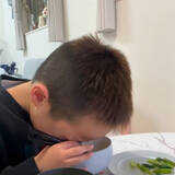 「ごはんが美味しすぎて号泣の6歳少年　大人も圧倒「この感情は経験したことない」「前世の記憶かな」」の画像1