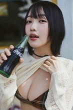 “コスプレ界の赤い彗星”小倉あずさ、熱量の高い「ガンダム愛」　グラビア美女の“意外すぎる中身”