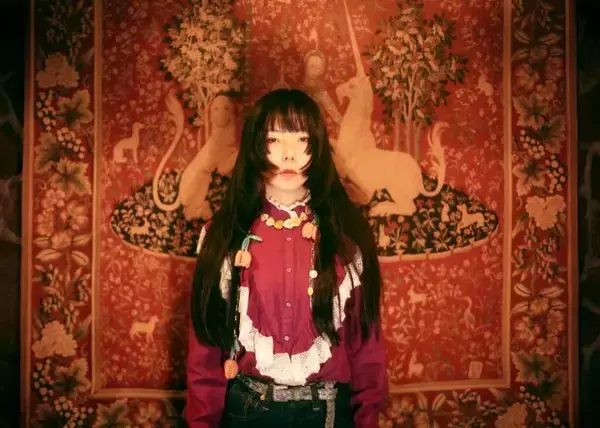 aiko、自身のライブ中に倒れ込んだ父親について説明「お尻が攣ったらしいです」