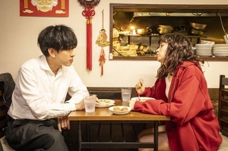 関水渚、撮影初日に主演・横山裕の“ボケ”に救われる「とってもうれしかった」