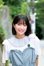 Netflix『イクサガミ』で話題の17歳・藤崎ゆみあ『サンデー』表紙に登場　さまざまな表情見せる鎌倉グラビア