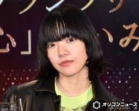 「えええええ!!ベリショ！」あいみょん、“ばっさりカット”の新ヘアにファン衝撃「えぐい」「めっちゃ良い!!!」　イメチェン姿でデビュー9周年を報告