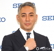 市川團十郎、子どもと時計の製造工程を見学　「日本人ならではの繊細さ」に感動