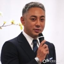 市川團十郎、子どもと時計の製造工程を見学　「日本人ならではの繊細さ」に感動