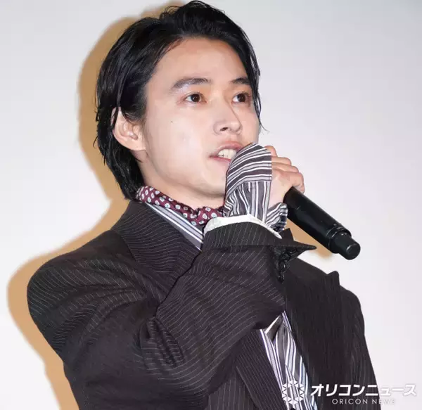 山﨑賢人、『キングダム』最新作ロケットスタートに笑顔「新章開幕です！」　前作動員対比124％
