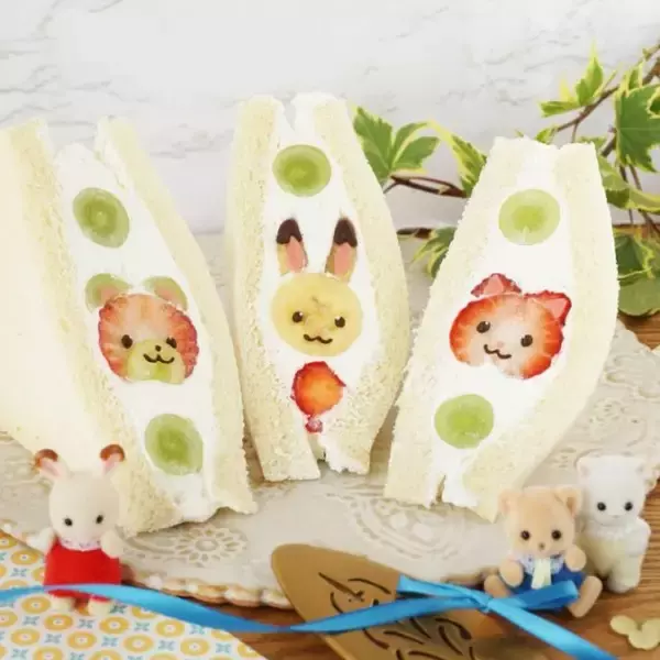 シルバニアファミリーの顔を再現した「フルーツサンド」の作り方　シルバニア公式が伝授「可愛すぎて食べられない…！」