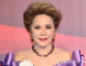 デヴィ夫人を在宅起訴　元マネージャーへの暴行の罪で