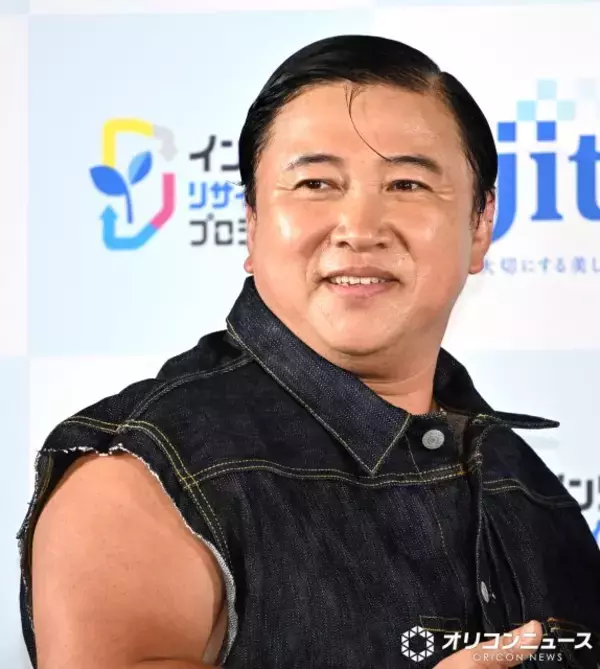 スギちゃん、おろしたてデニム地衣装が硬すぎて動きが小さめに　キャップ捨てたコーラを“リサイクル”して悲劇