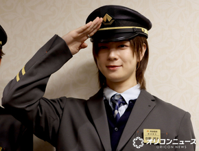 INI佐野雄大、イタリアに向かう飛行機でレアな光景「メンバーの数人だけが見れた」