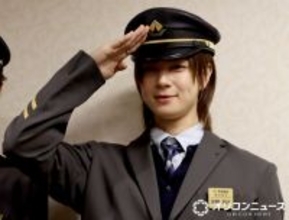 INI佐野雄大、イタリアに向かう飛行機でレアな光景「メンバーの数人だけが見れた」