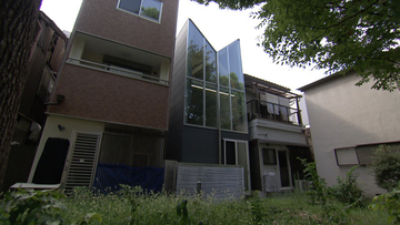 建坪11坪の家、V字型屋根→勝手に掃除　絶対に片付けないといけない工夫【住人十色】