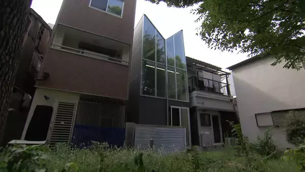 建坪11坪の家、V字型屋根→勝手に掃除　絶対に片付けないといけない工夫【住人十色】