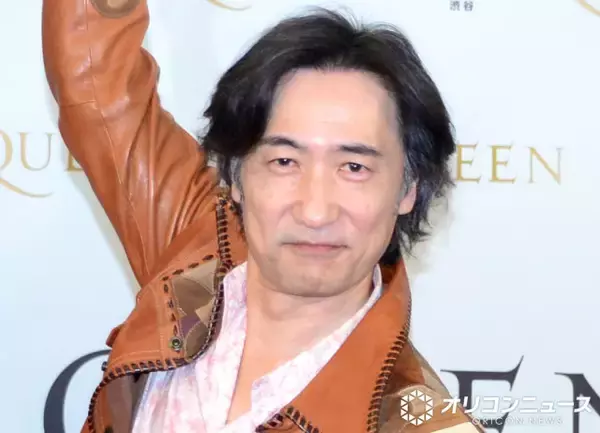 雅楽師・東儀秀樹、“雛人形だらけ”な自宅ショットを公開　「古いものから最近手に入れたもの、作ったもの」までさまざま